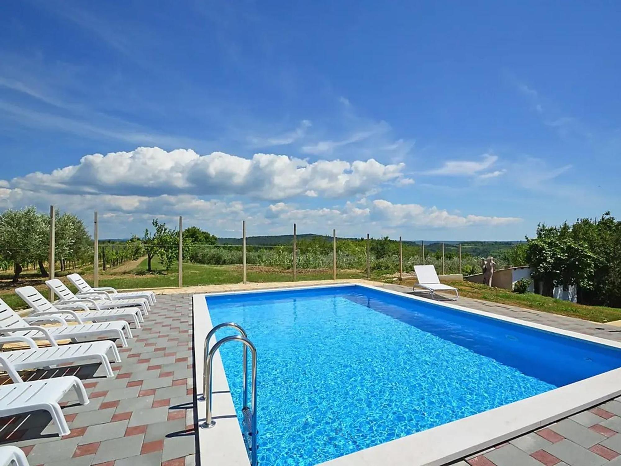 Villa Family In With Pool And Sea View